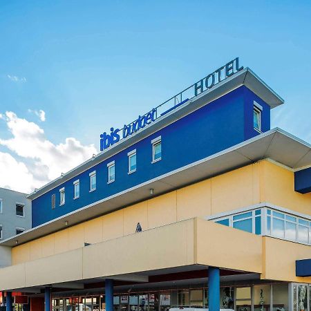 Ibis Budget Salzburg Airport - Self-Check-In Himmelreich Exterior foto